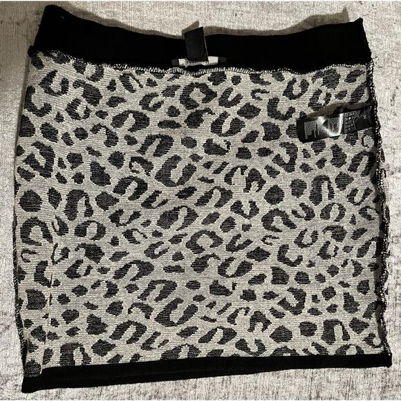 Forever 21 skirt women’s size small Animal print pattern black beige mini skirt - Picture 5 of 6